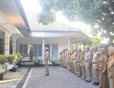 Sosialisasi Kebijakan Manajemen Resiko pada Apel Pagi